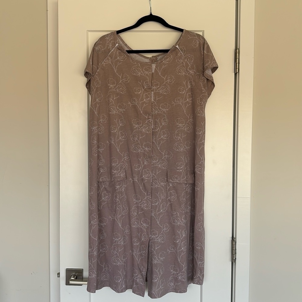 Size SML/PMG Kindred Bravely birthing gown.
